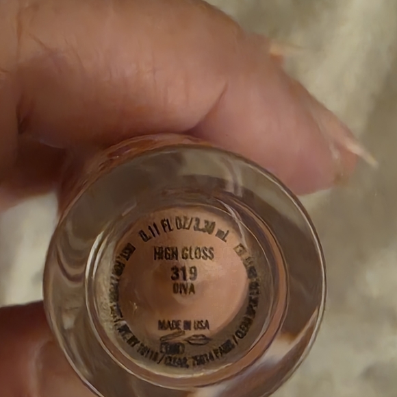 Kylie High Gloss Lip Gloss In Shade Diva-NIB - Picture 3 of 3